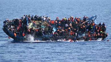 ​إيطاليا: ارتفاع ضحايا حادث غرق قارب مهاجرين إلى 72 شخصا